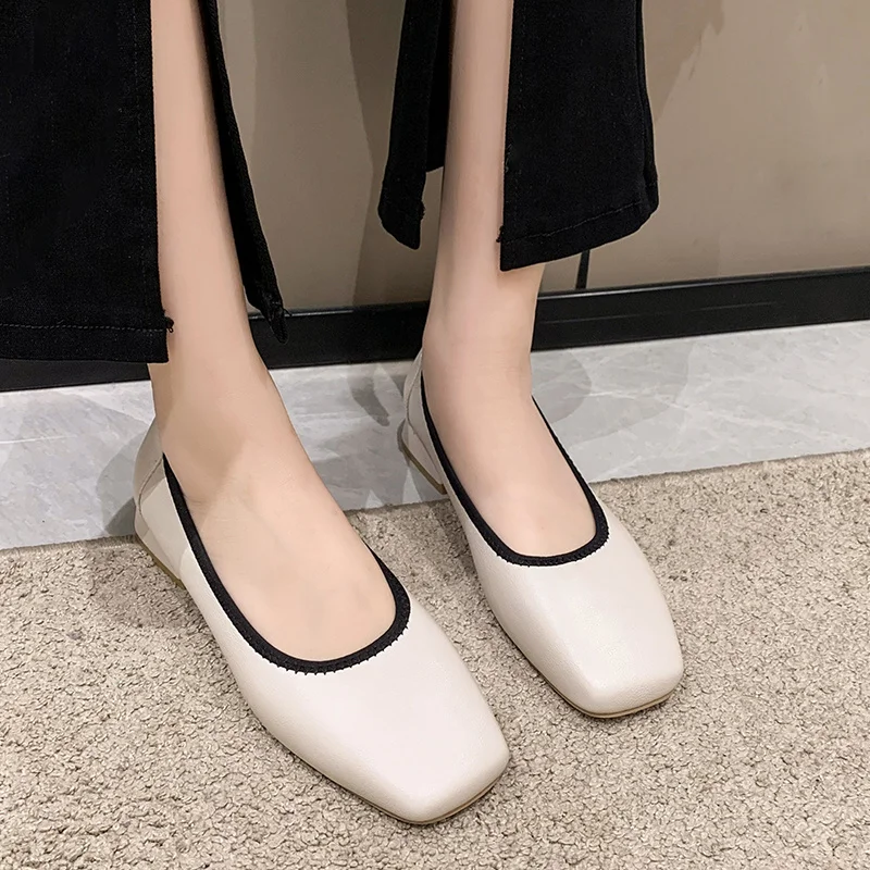 2023 г., Новая модная обувь на плоской подошве, женские сандалии с квадратным носком, высококачественная однотонная простая универсальная женская обувь класса Люкс